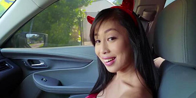 Stranded Teens - American Jade Kush is really pierced amateur