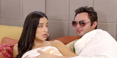 That Sitcom Show: Latina Emily Willis handjob