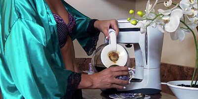 MILFsLikeItBig: Pierced Randi Wright need handjob