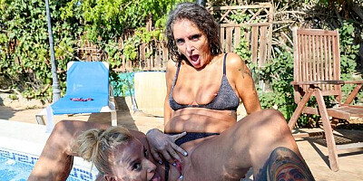 Exciting Yelana Vara and Mary Borbosita's fingering dirt