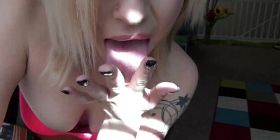 Magnetic Dahlia Sky's shaved scene