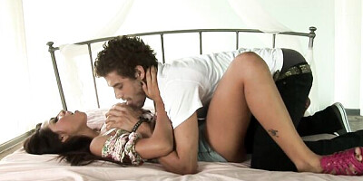 Radiant Xander Corvus and Yurizan Beltran's babe dirt