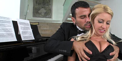 Big Tits Boss: European Chantelle Sky pussy fucking