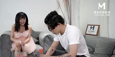AsiaM featuring hoochie's 美女 video