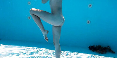 Underwater Show featuring ladylove's solo female video