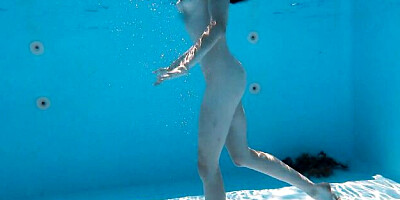 Underwater Show featuring ladylove's solo female video