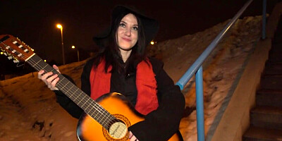 Homeless guitar player fool around with pickup artist