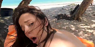 Jimmy Michaels spends the summer vacation with Charly Summer