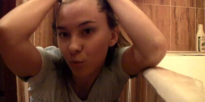 Amateur girl with nice boobs wants to make a hot tape