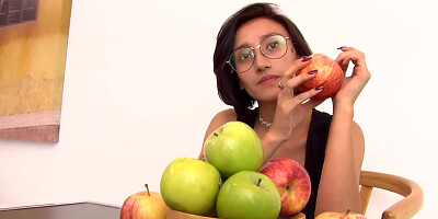 Nerdy chick is giving a sloppy blowjob at the porn casting