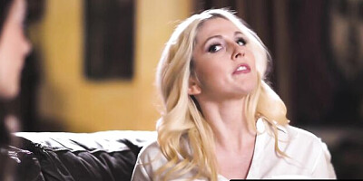 Christie Stevens Aften Opal clit sucking action