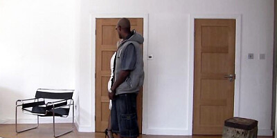 Beauty tootsie's pussy eating scene