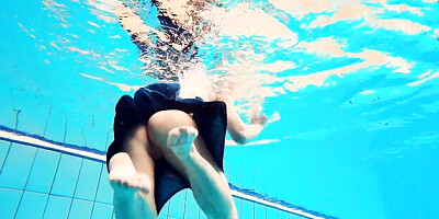 Underwater Show featuring tootsie's romantic sex