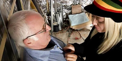 Cumshot sex with dazzling lass from Grand Dadz