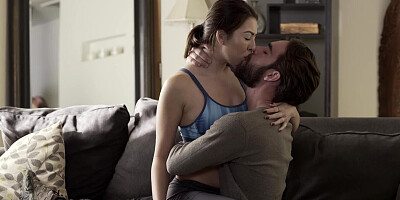 Comely babe finally pleases guy with long-awaited sex