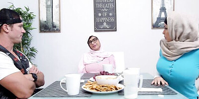 Mia Khalifa featuring Mia Khalifa and Julianna Vega's hd dirt