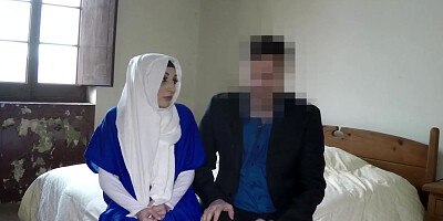 Cocksucking arabian beauty pounded