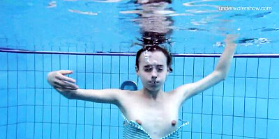 Shaggy fiancée at skinny movie