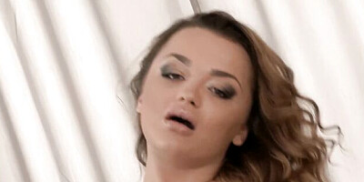 Sweet sex with sneaky Daphne Klyde from Baberotica