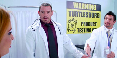 Dirty Masseur: European doctor Ashley Graham show natural tits