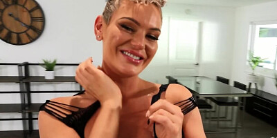 White Kaden Kole gives blow and footjob to black Isiah Maxwell