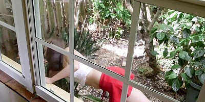Outdoor masturbation session with a hot brunette Charli Maverick