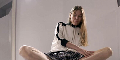 Watch junoesque Mia Reese's porn