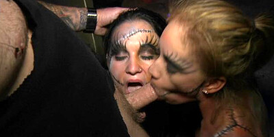 InTheVIP - Bald & skinny Kodi Gamble double blowjob in club