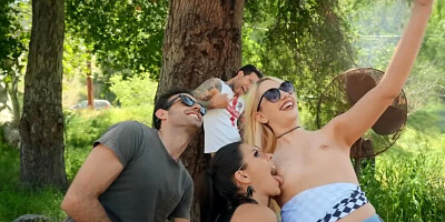 Girlfriends are observers of curious babe who is fucked in nature