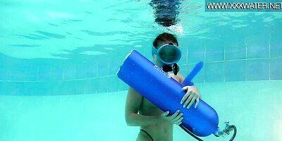Underwater Show featuring Minnie Manga's toys movie