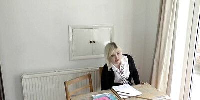 Graceful Brit's fingering clip