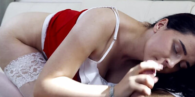 Black-haired whore with great body fucked well on the sofa