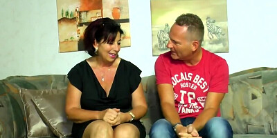 Mature woman blows a casting agent and gets fucked