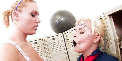 Desirable Kelly Surfer at babe porn