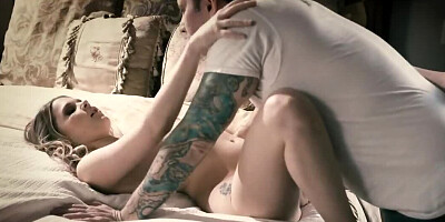 Spicy barbie moans and receives the cock in her pussy in bed