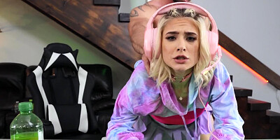 Jessie Saint is dicked down by a big stallion Danny Steele