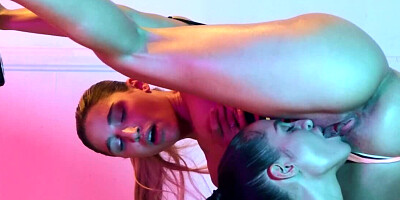 Workout doesn't matter when two horny lesbians want cunnilingus