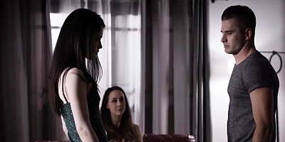 Lucky guy has a 3some with his GF and her posh stepmom