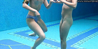 Underwater Show - underwater babes xxx