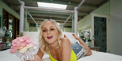 Don't Break Me: Natalia Queen cowgirl sex in the bed