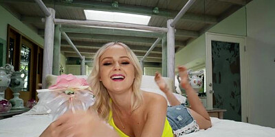 Don't Break Me: Natalia Queen cowgirl sex in the bed