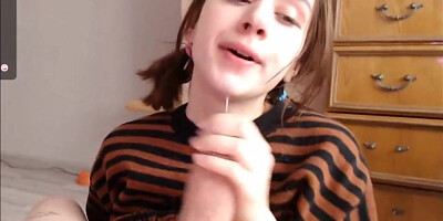 Lovely camgirl polishes friend's fuckstick till facial