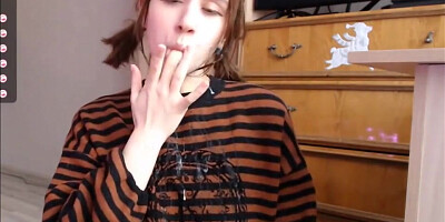 Lovely camgirl polishes friend's fuckstick till facial
