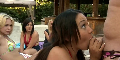Two guys and bunch of horny girls are having outside orgy