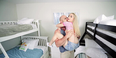 Big cock fuck and a hot facial for the petite teenage girl