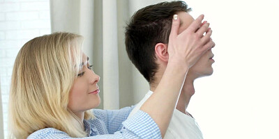 Blonde girlfriend pleases her man with blowjob and opens her legs