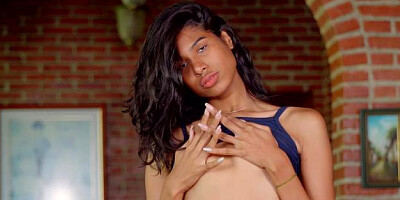 Scarlett Camila in tiny thongs pussy eating