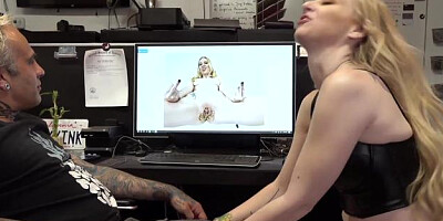 AltErotic - Delirious Hunter blowjob in office