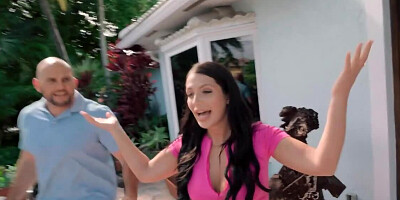 JMac is banging a gorgeous brunette cougar Alexa Payne