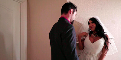 Future wife with great body shapes can't hide sex desires